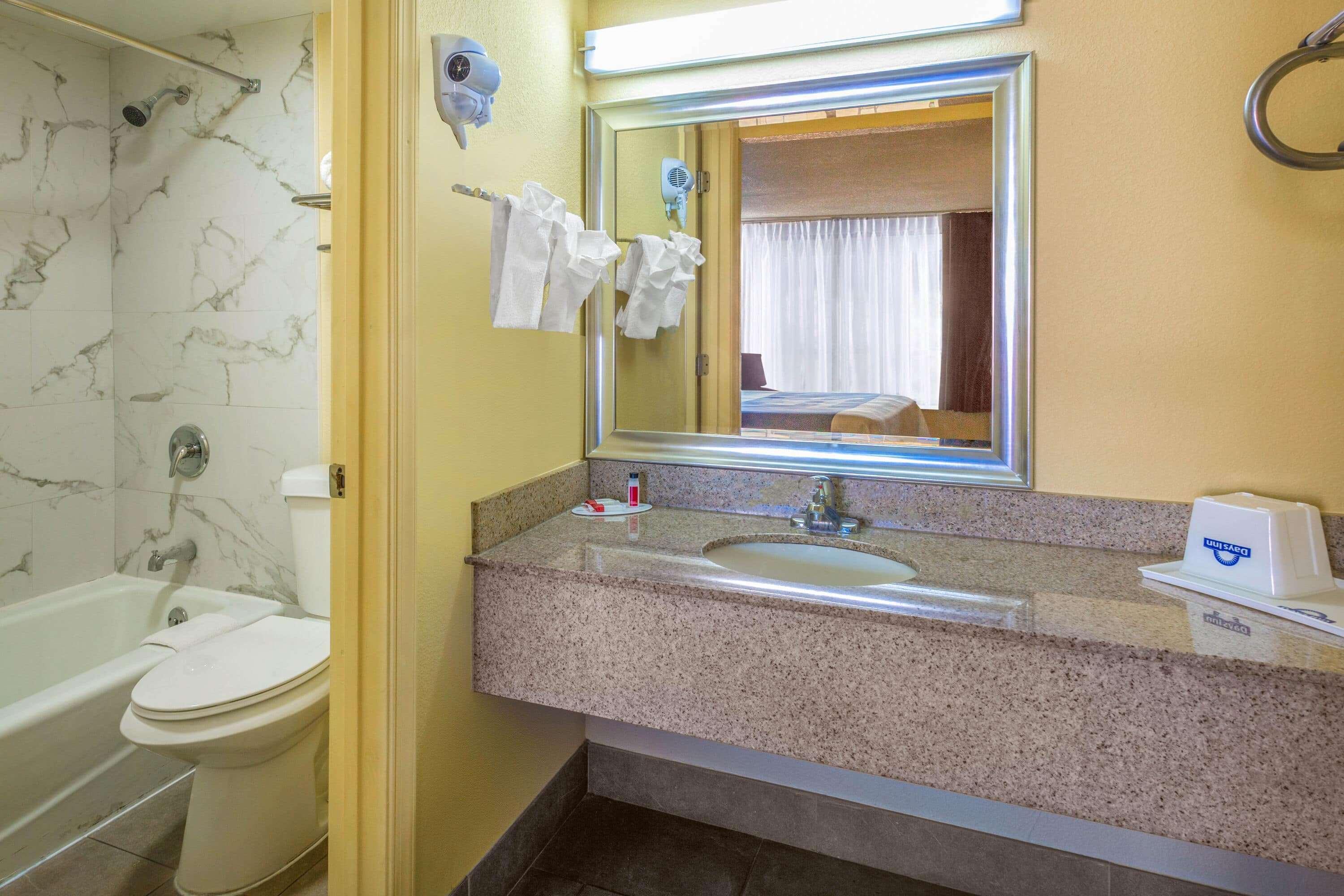 Days Inn By Wyndham Hampton Near Coliseum Convention Center Luaran gambar